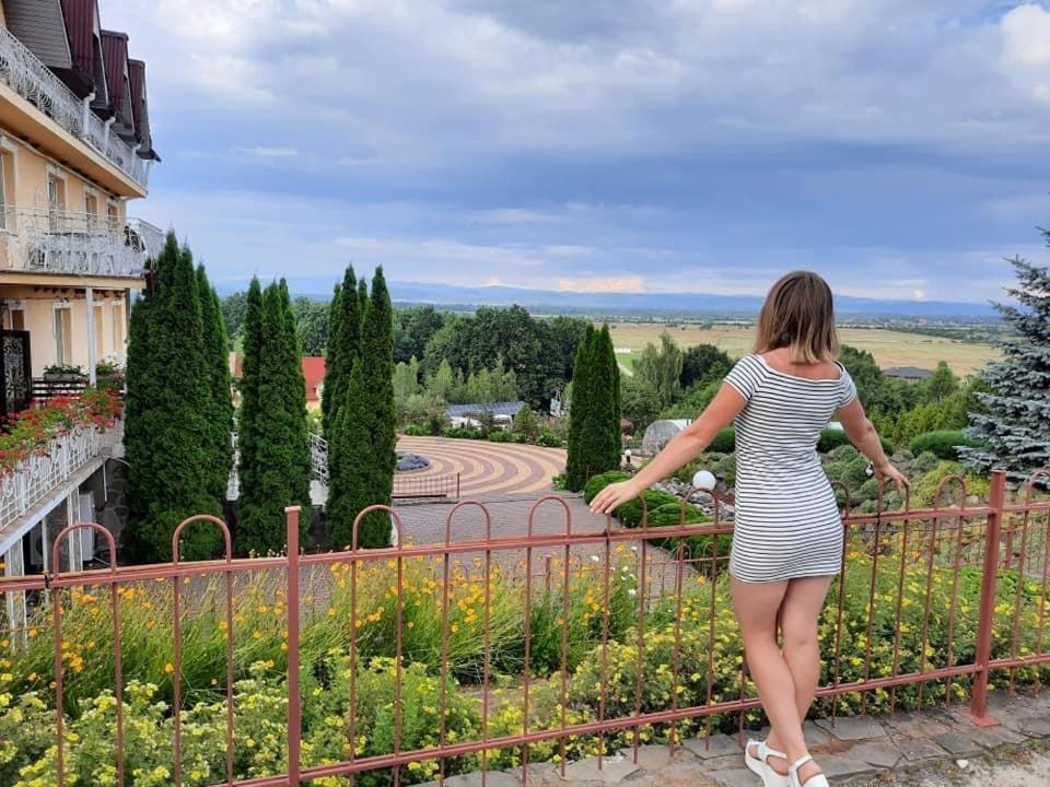 Hotel Blagodat Šajan Exteriér fotografie